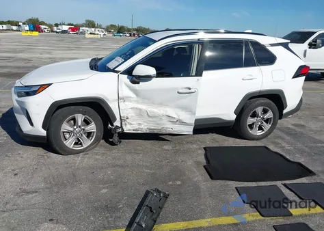 2022 Toyota Rav4 Xle z USA, uszkodzony, nr VIN 2T3P1RFV3NC307685